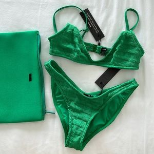 NWT Triangl Green Maia Tropical textured Bikini with zipper pouch bag Medium